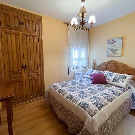 La Nava De Gredos Acogedor Piso Con Vistas Apartment Navarredonda de Gredos Luaran gambar